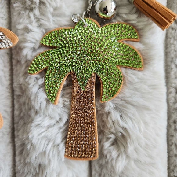Beach Theme Rhinestone Palm Tree Turtle Starfish Keychains (3) - Picture 4 of 5